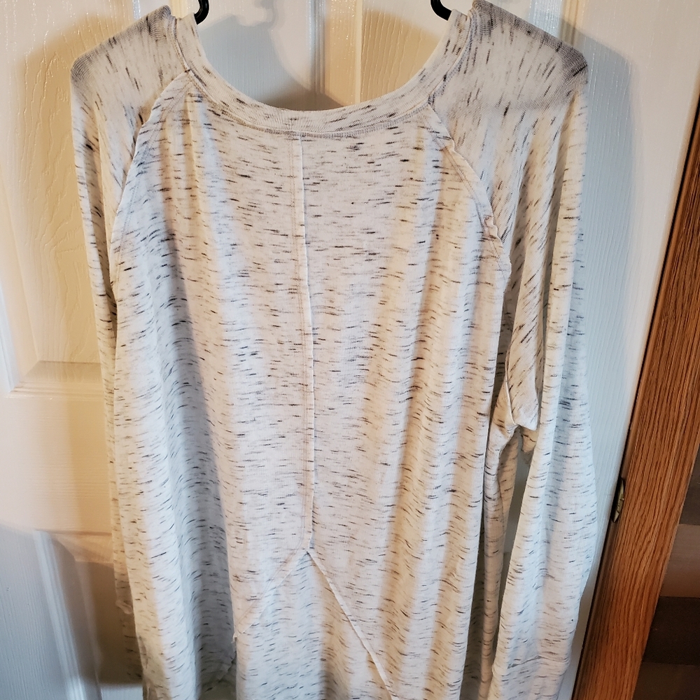 Top - Picture 2 of 3